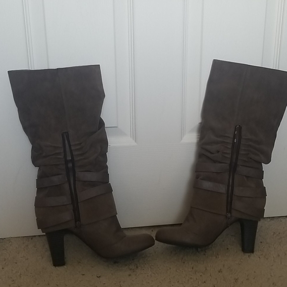 Fergalicious heeled boots - Picture 2 of 3